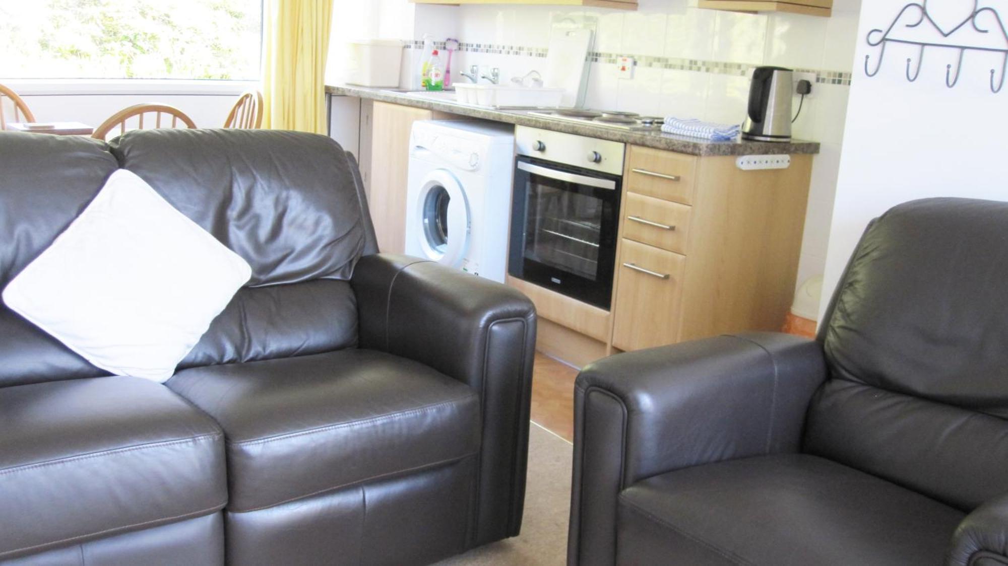 Freshwater Bay Holiday Cottages Pembroke Room photo