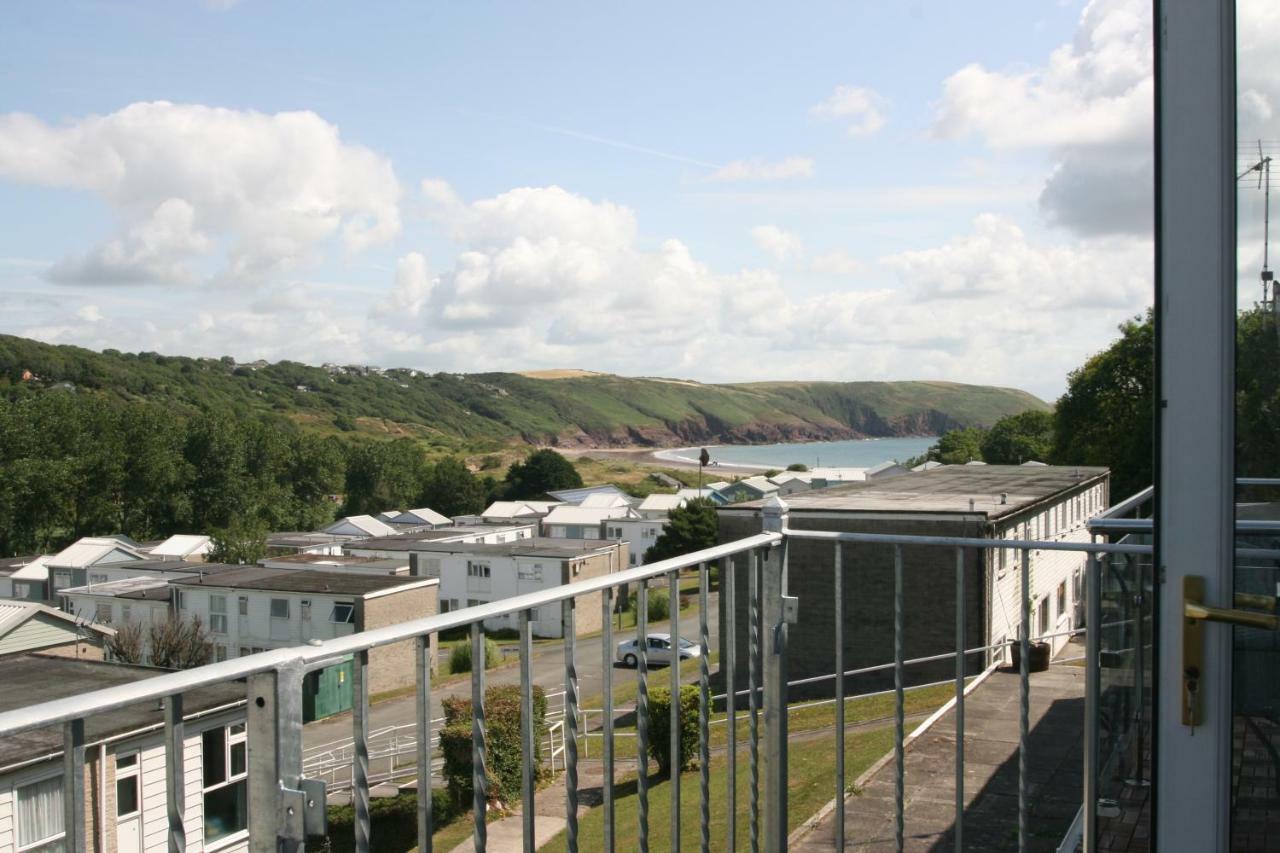 Freshwater Bay Holiday Cottages Pembroke Exterior photo